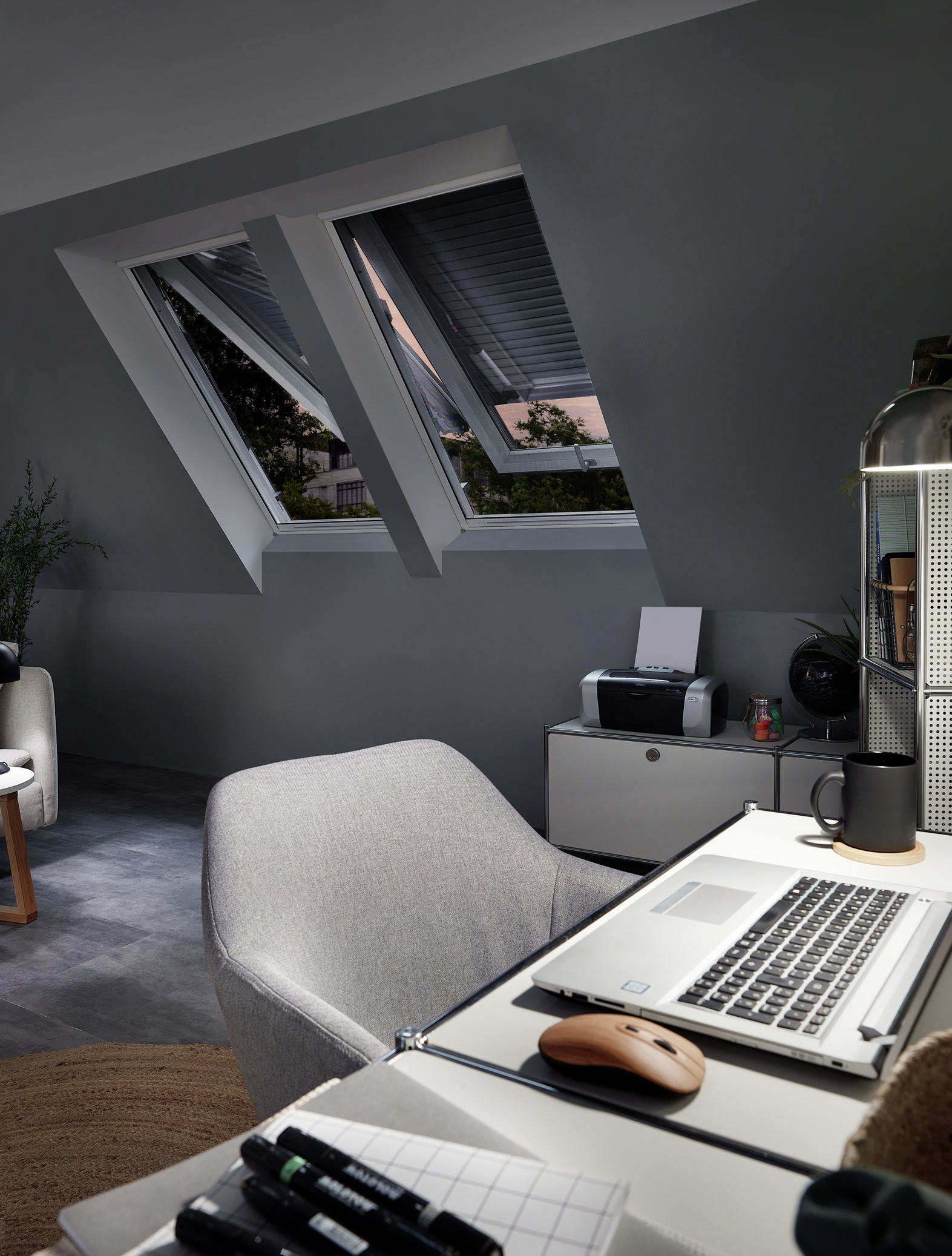 Roto Designo R8 Außenrollladen Austauschfenster ZRO-2032886M Wohnzimmer, Laptop, Fenster, Tasse, Stift, Wohnzimmer, Laptop, Fenster, Tasse, Stift