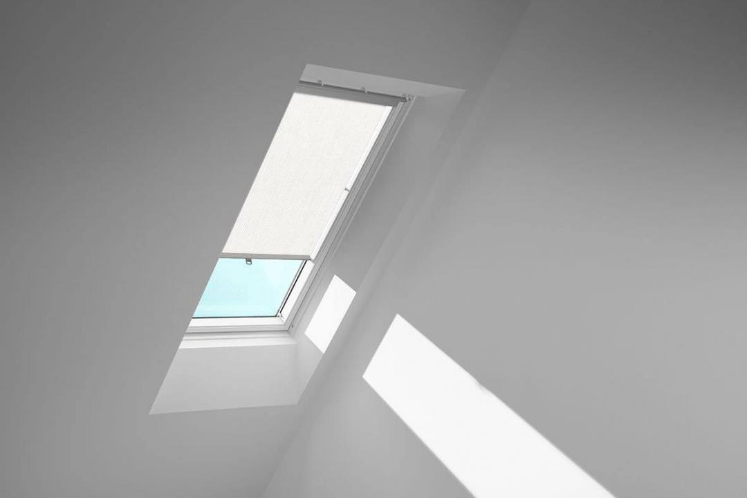 VELUX Sichtschutzrollo mit Haltekrallen RHL-RHL1001028M