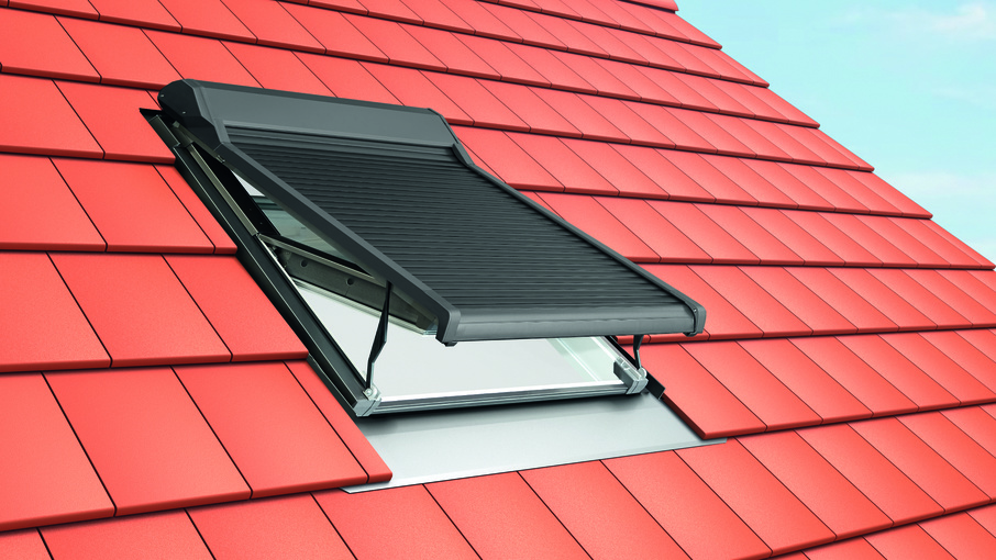 RotoQ Q4 Außenrollladen ZRO-808242M Fenster, Architektur, Gebäude, Dachfenster