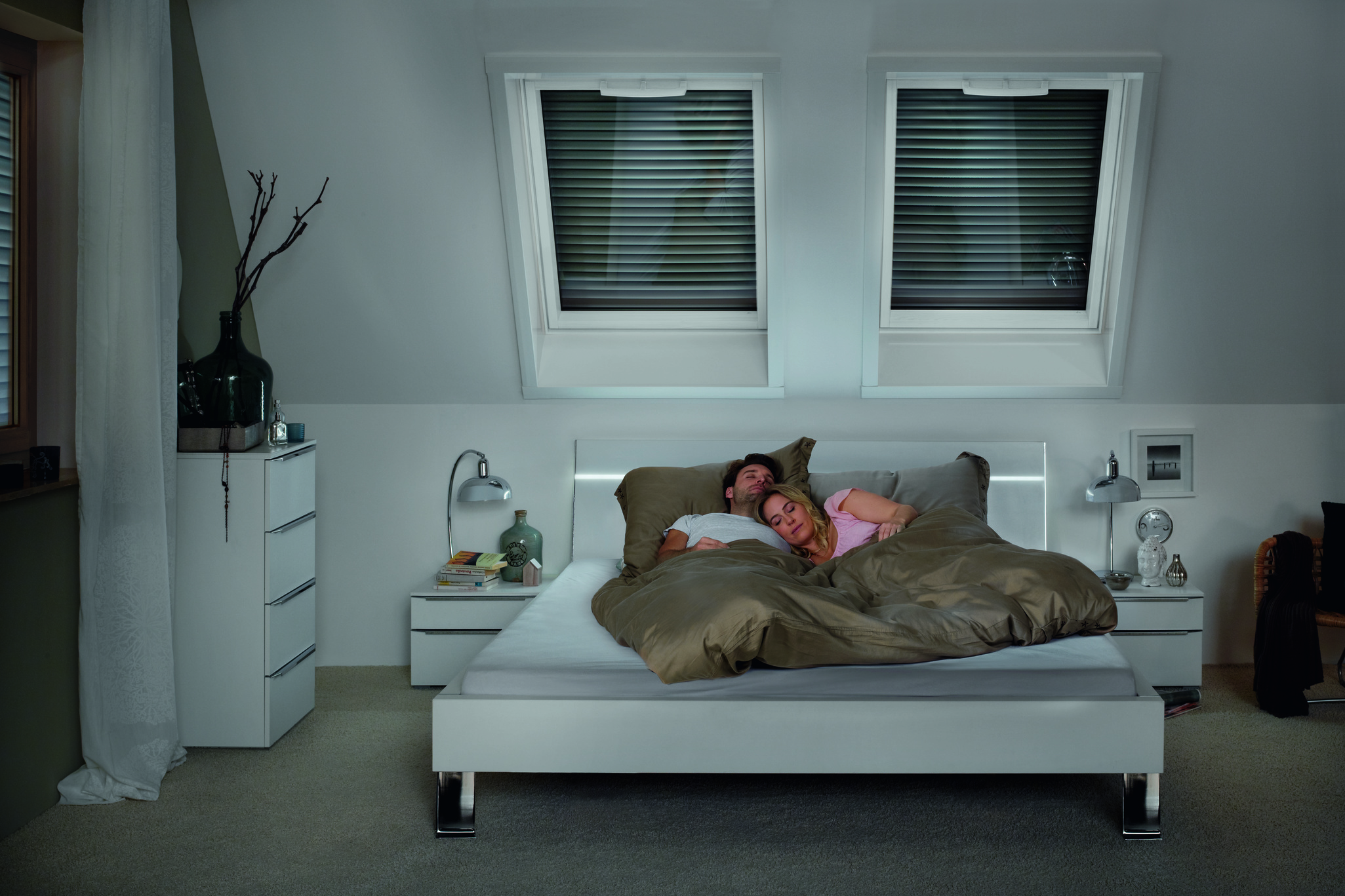 RotoQ Q4 Außenrollladen ZRO-808242M Dekoration für Zuhause, Couch, Mobiliar, Bett, Innenarchitektur